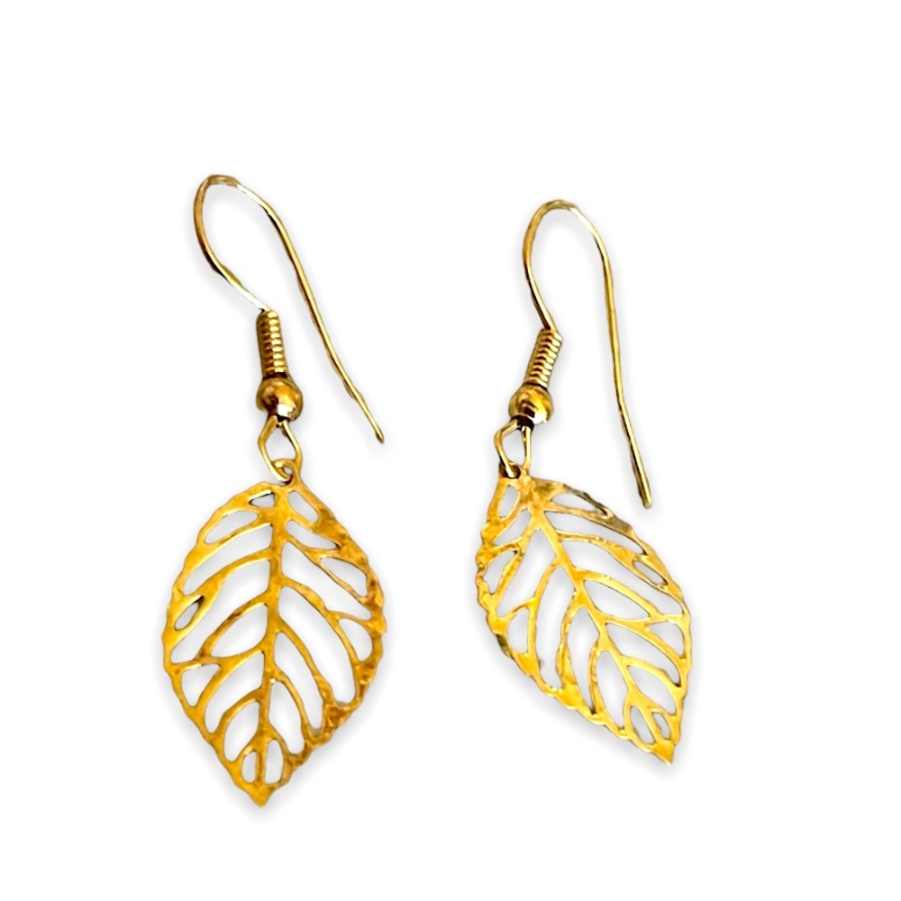 New Petite Artisan Lightweight Minimalist Gold Floral Hallow Leaf Earrings - Picture 2 of 6